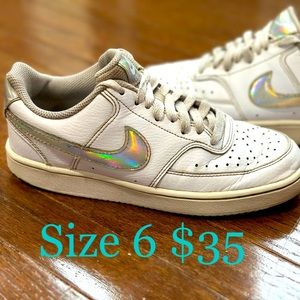 Nike Women Court Vision Low sneaker iridescent swoosh